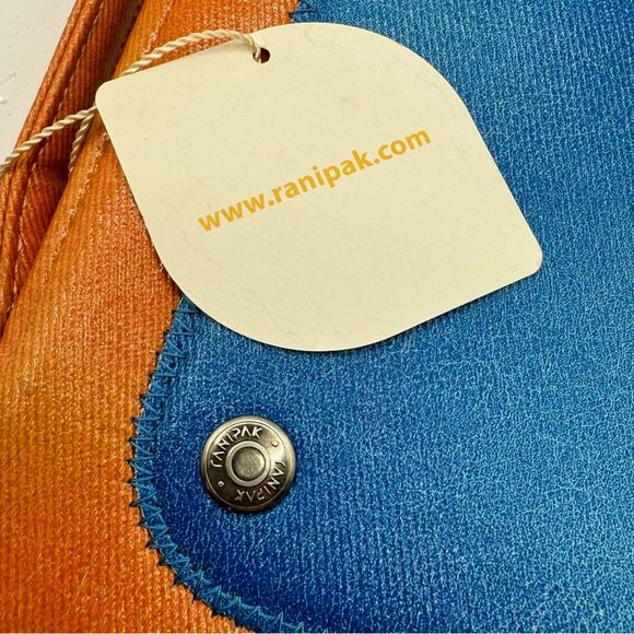 Ranipak NEW waterproof padded iPad case 10”x8” with handle - Picture 8 of 8